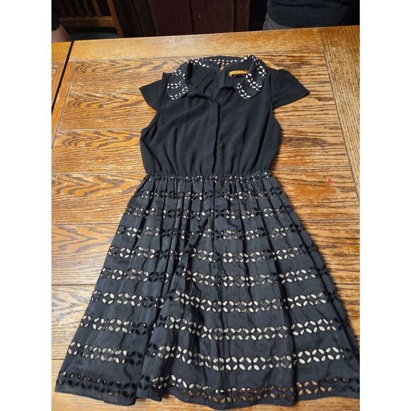 Alice + Olivia Peter Pan Collar Eyelet Dress sz 2 - Picture 2 of 5